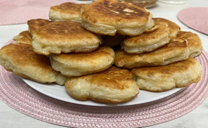 Секрет пушистых оладий раскрыт: обычный фрукт, который заменит дрожжи и соду!