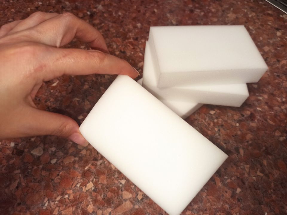 Меламиновая губка: 8 неожиданных способов облегчить уборку