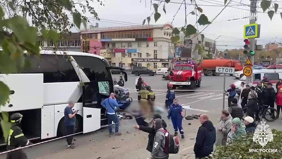           ,    