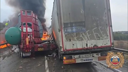 В массовое ДТП с участием восьми автомобилей попал водитель большегруза из Удмуртии