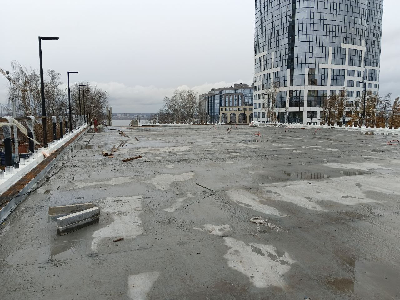 Работы на пешеходной эстакаде на улице Карла Маркса в Ижевске выполнены на 63% Работы на пешеходной эстакаде на улице Карла Маркса в Ижевске выполнены на 63%