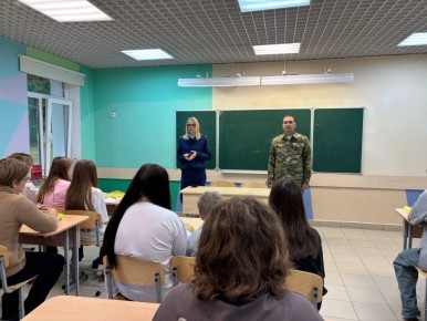 Прокурор отдела по надзору за исполнением законов о несовершеннолетних и молодежи прокуратуры Удмуртской Республики Дарья Селиванова провела встречу с участниками профильной смены «Курс на право», организованной Молодежным...