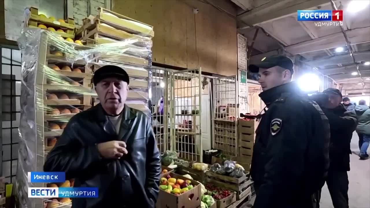 В Ижевске военные следователи СК России совместно с сотрудниками полиции провели очередной рейд по торговым точкам