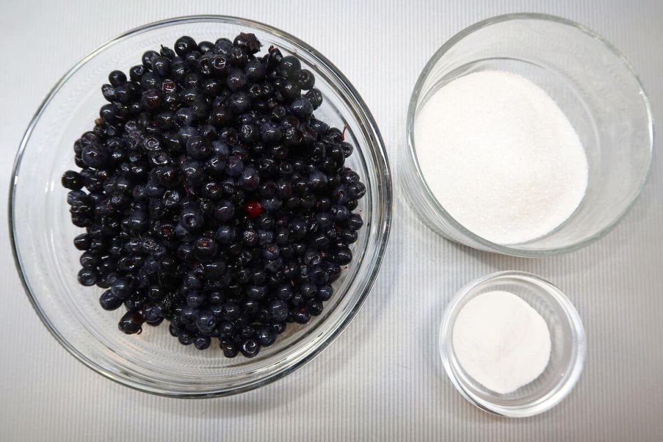 Необычный джем из черники: быстрый и вкусный рецепт за 3 минуты