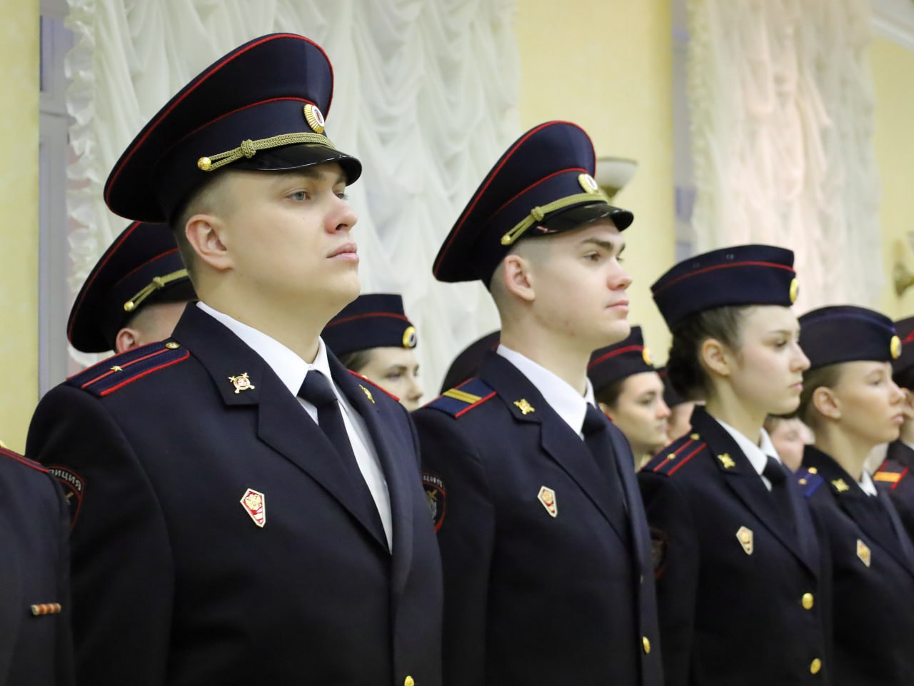 В преддверии Дня сотрудника органов внутренних дел в Доме Дружбы народов состоялась торжественная церемония принятия Присяги слушателями Центра профессиональной подготовки МВД по Удмуртской Республике В преддверии Дня сотрудника органов внутренних дел в Доме Дружбы народов состоялась торжественная церемония принятия Присяги слушателями Центра профессиональной подготовки МВД по Удмуртской Республике