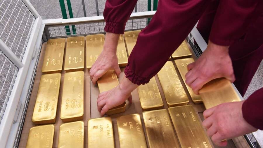 Минфин советует: как сохранить сбережения в нестабильное время