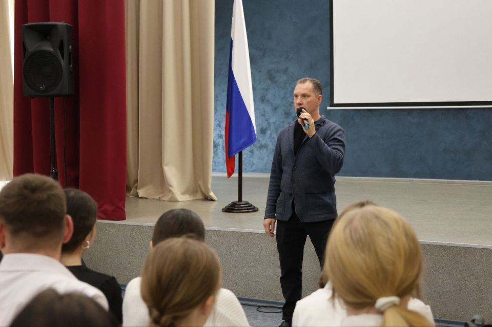 В Удмуртии полицейские провели профилактическую беседу со школьниками в рамках акции «Школа информационной безопасности»