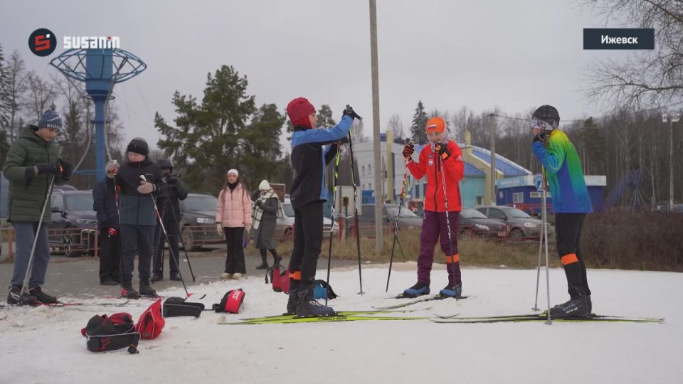 Уже четвёртый год подряд на лыжном комплексе Галины Кулаковой в Ижевске два километра трассы покрывают снегом