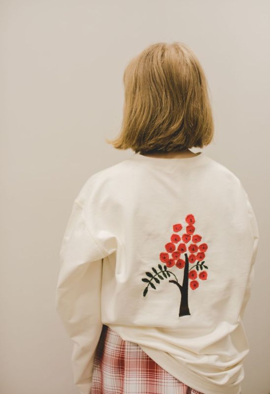 Ижевский бренд одежды RBH совместно с инклюзивной мастерской «Да! Могу!» создали коллекцию вещей под названием «Ижевский рябиновый» Ижевский бренд одежды RBH совместно с инклюзивной мастерской «Да! Могу!» создали коллекцию вещей под названием «Ижевский рябиновый»