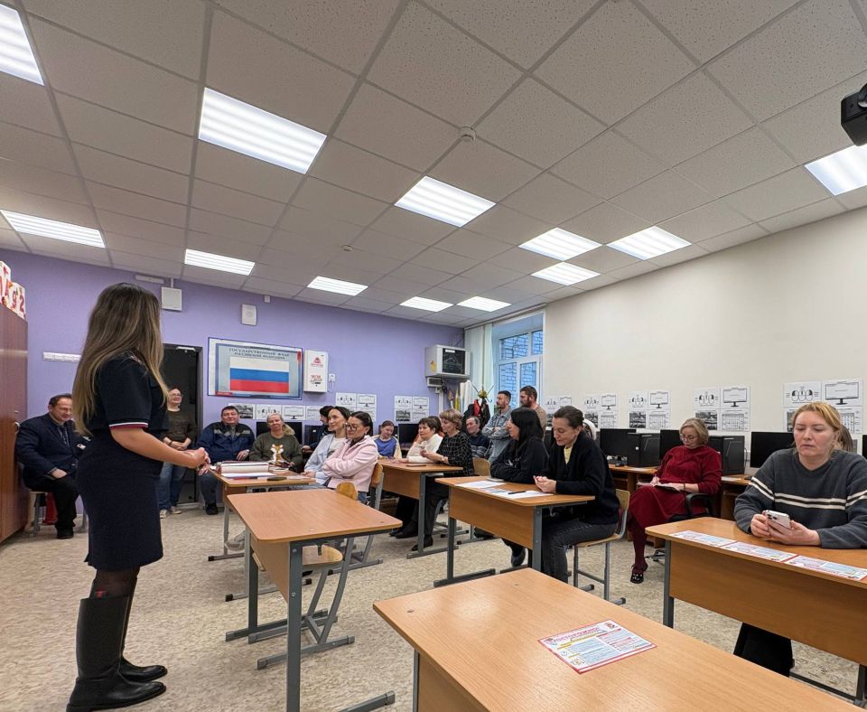 В Удмуртии сотрудники полиции проводят информационную кампанию по кибербезопасности В Удмуртии сотрудники полиции проводят информационную кампанию по кибербезопасности