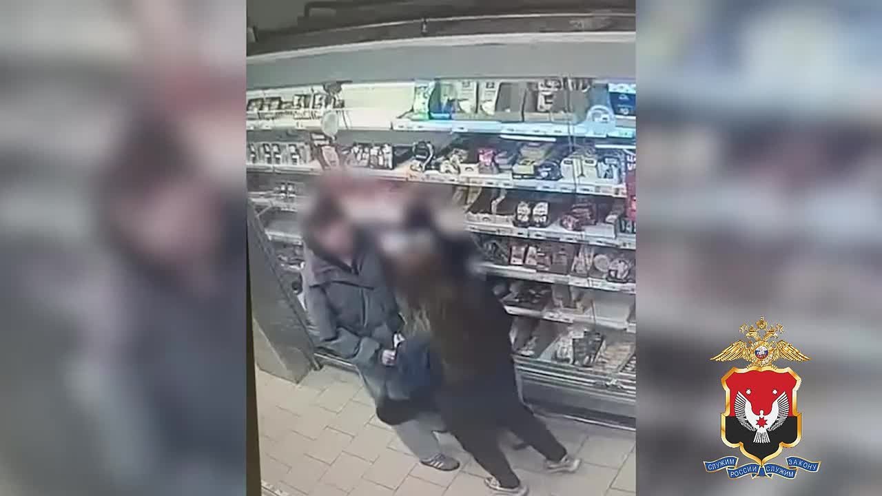 В Ижевске сотрудниками полиции задержаны три несовершеннолетние девушки, подозреваемые в краже из супермаркета