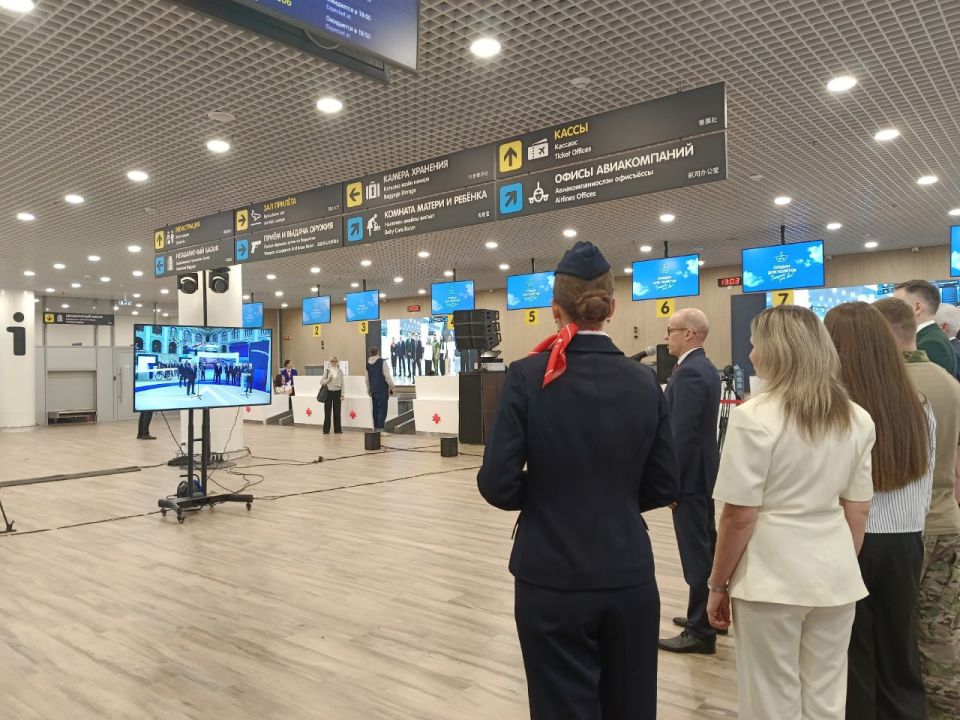 Прямо сейчас проходит официальный запуск нового пассажирского терминала международного аэропорта Ижевска имени М.Т. Калашникова, передаёт корреспондент «Сусанина» с места событий Прямо сейчас проходит официальный запуск нового пассажирского терминала международного аэропорта Ижевска имени М.Т. Калашникова, передаёт корреспондент «Сусанина» с места событий