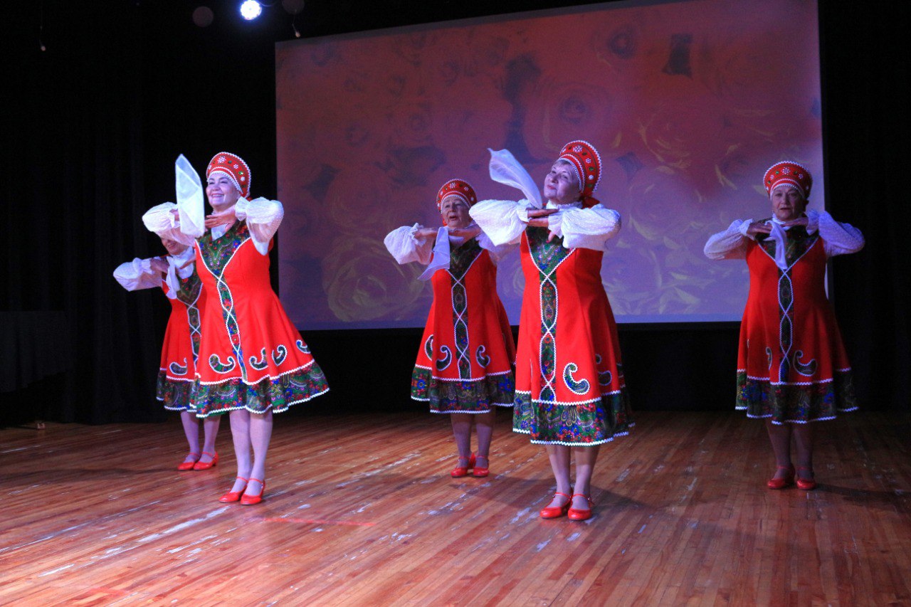 В Детской школе искусств № 9 состоялся праздничный концерт, посвященный самому теплому осеннему празднику – Дню матери В Детской школе искусств № 9 состоялся праздничный концерт, посвященный самому теплому осеннему празднику – Дню матери