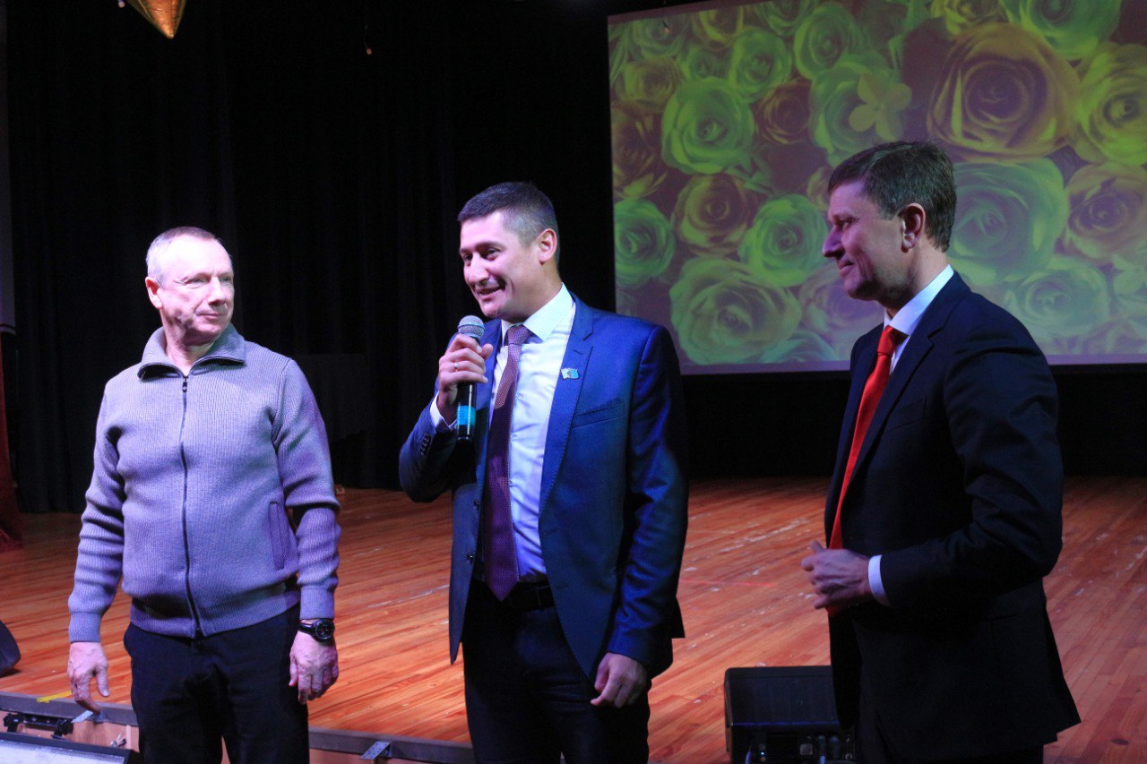 В Детской школе искусств № 9 состоялся праздничный концерт, посвященный самому теплому осеннему празднику – Дню матери В Детской школе искусств № 9 состоялся праздничный концерт, посвященный самому теплому осеннему празднику – Дню матери