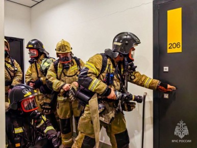    , 25 ,  -      (18+)