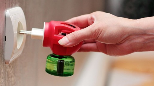 Если под рукой нет фумигатора: этот продукт отвадит комаров ничуть не хуже