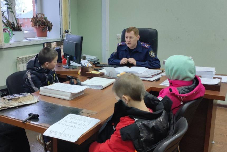 Серию профилактических мероприятий провели сотрудники следственных подразделений следственного управления