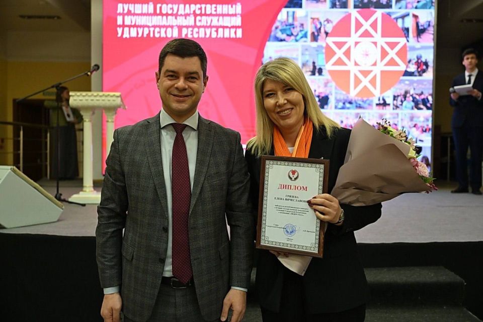 Год назад писали, что Наставник года работает в избиркоме