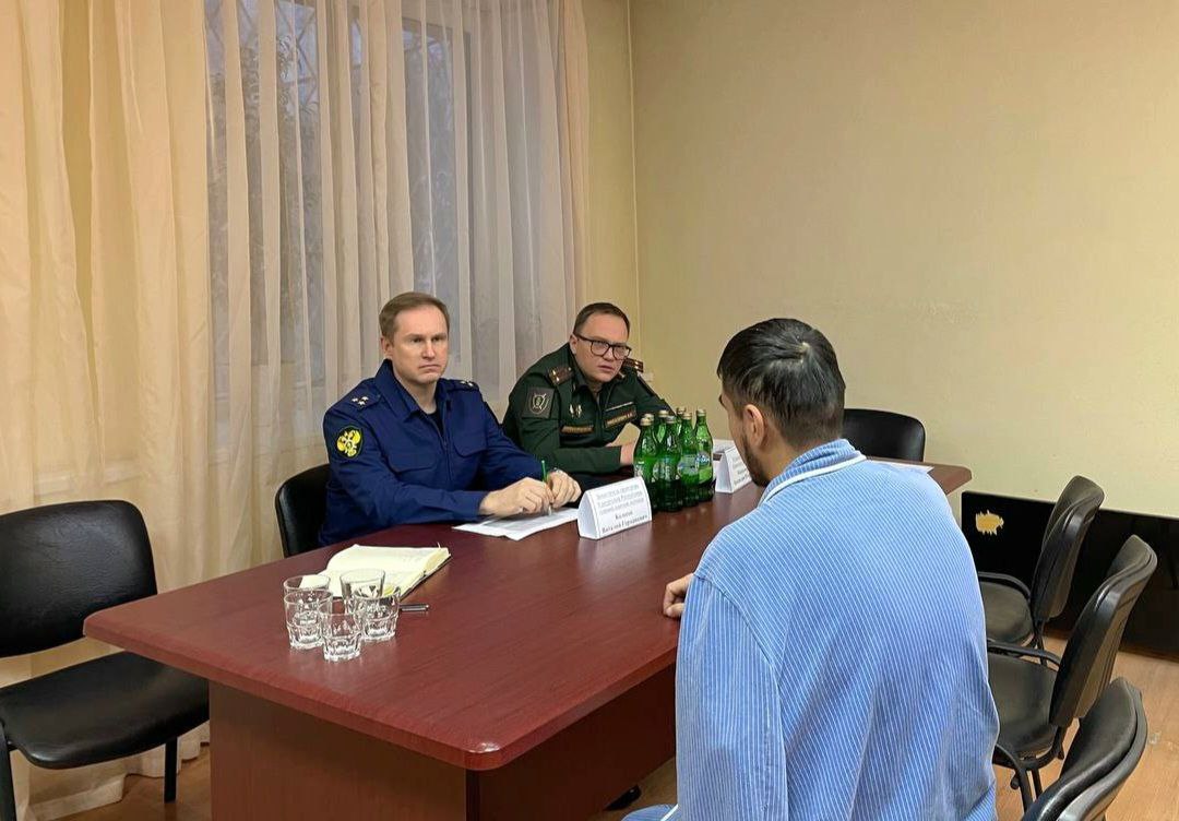 Заместитель прокурора Удмуртской Республики Виталий Колесов совместно с Военным прокурором Ижевского гарнизона Владиславом Михалевичем провели прием участников специальной военной операции в филиале № 6 ФГБУ «426 Военный... Заместитель прокурора Удмуртской Республики Виталий Колесов совместно с Военным прокурором Ижевского гарнизона Владиславом Михалевичем провели прием участников специальной военной операции в филиале № 6 ФГБУ «426 Военный...