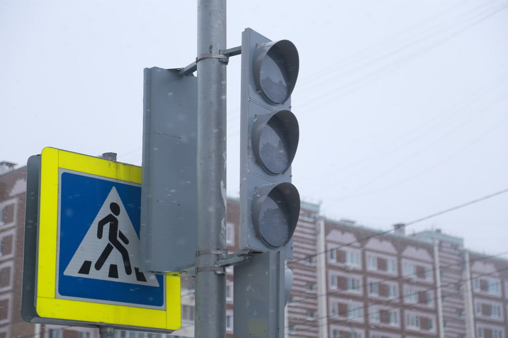 Светофор вызывного действия установили в районе дома №130 по улице Пушкинской в Ижевске Светофор вызывного действия установили в районе дома №130 по улице Пушкинской в Ижевске
