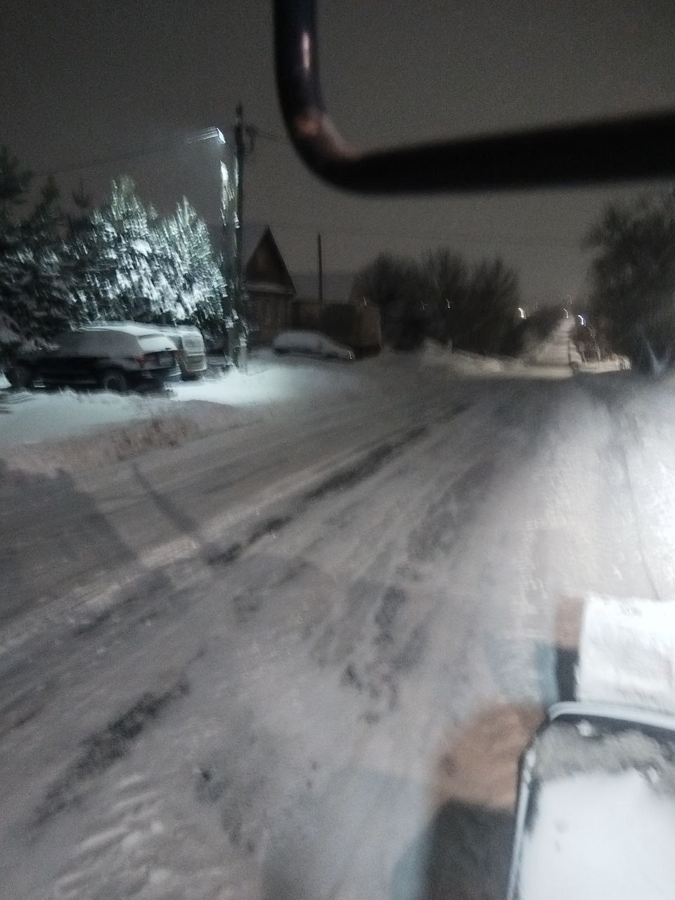 Дорожная техника в усиленном режиме продолжает ликвидировать последствия двухдневного снегопада Дорожная техника в усиленном режиме продолжает ликвидировать последствия двухдневного снегопада