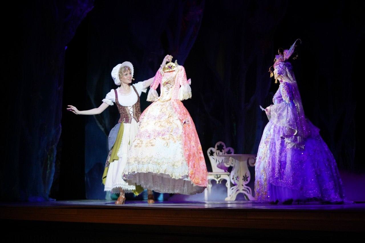 В Ижевске семьи участников специальной военной операции стали гостями на волшебном спектакле «Золушка» В Ижевске семьи участников специальной военной операции стали гостями на волшебном спектакле «Золушка»