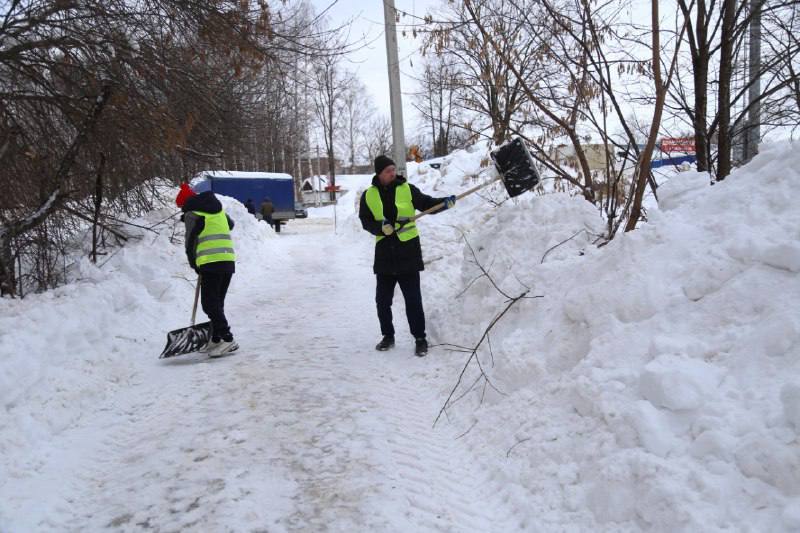 Вместе с приходом снегопадов сотрудники Административной инспекции Ижевска усилили контроль за состоянием придомовых территорий Вместе с приходом снегопадов сотрудники Административной инспекции Ижевска усилили контроль за состоянием придомовых территорий