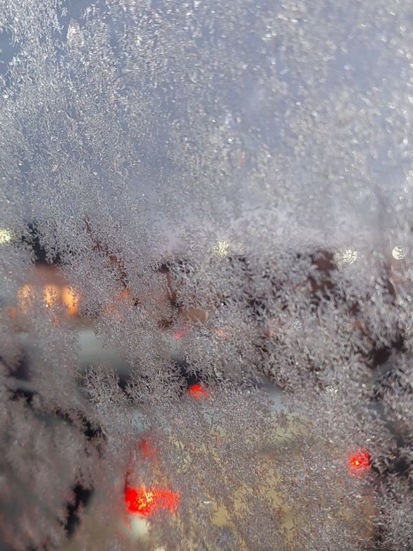 Идут холода!. По прогнозам синоптиков, ночью 24 декабря местами по республике ожидается мороз -30...-33°C. Соблюдайте правила безопасности: