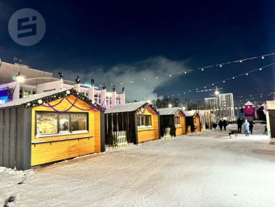 Фестивальный городок с домиками уже готов на Центральной площади Ижевска