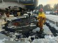 Около 140 тонн загрязнённого нефтью снега и песка вывезли с места аварии нефтевоза на дороге Ижевск — Сарапул