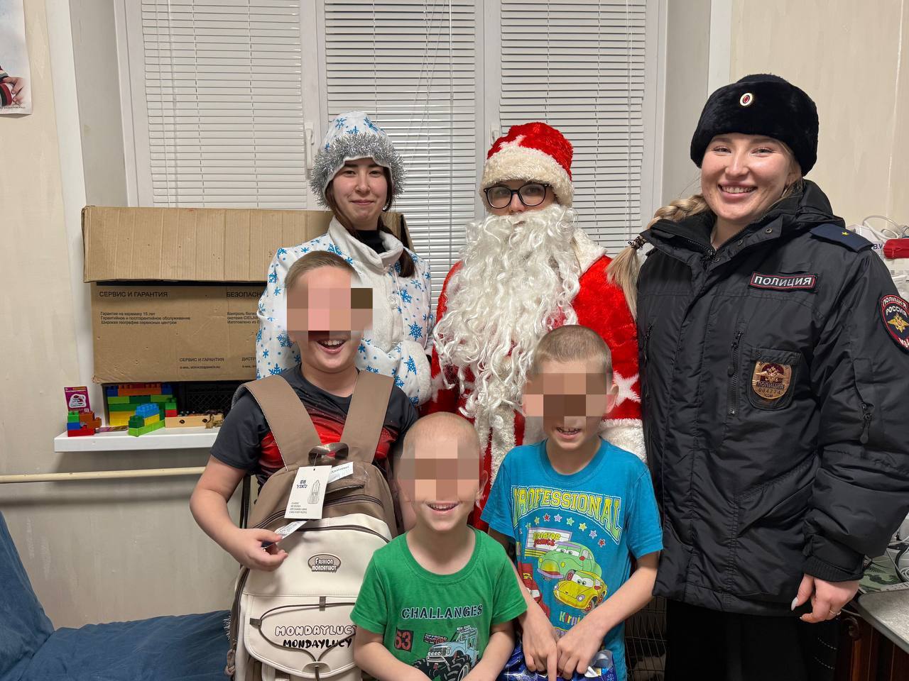 В Удмуртской Республике продолжается Всероссийская акция «Полицейский Дед Мороз» В Удмуртской Республике продолжается Всероссийская акция «Полицейский Дед Мороз»