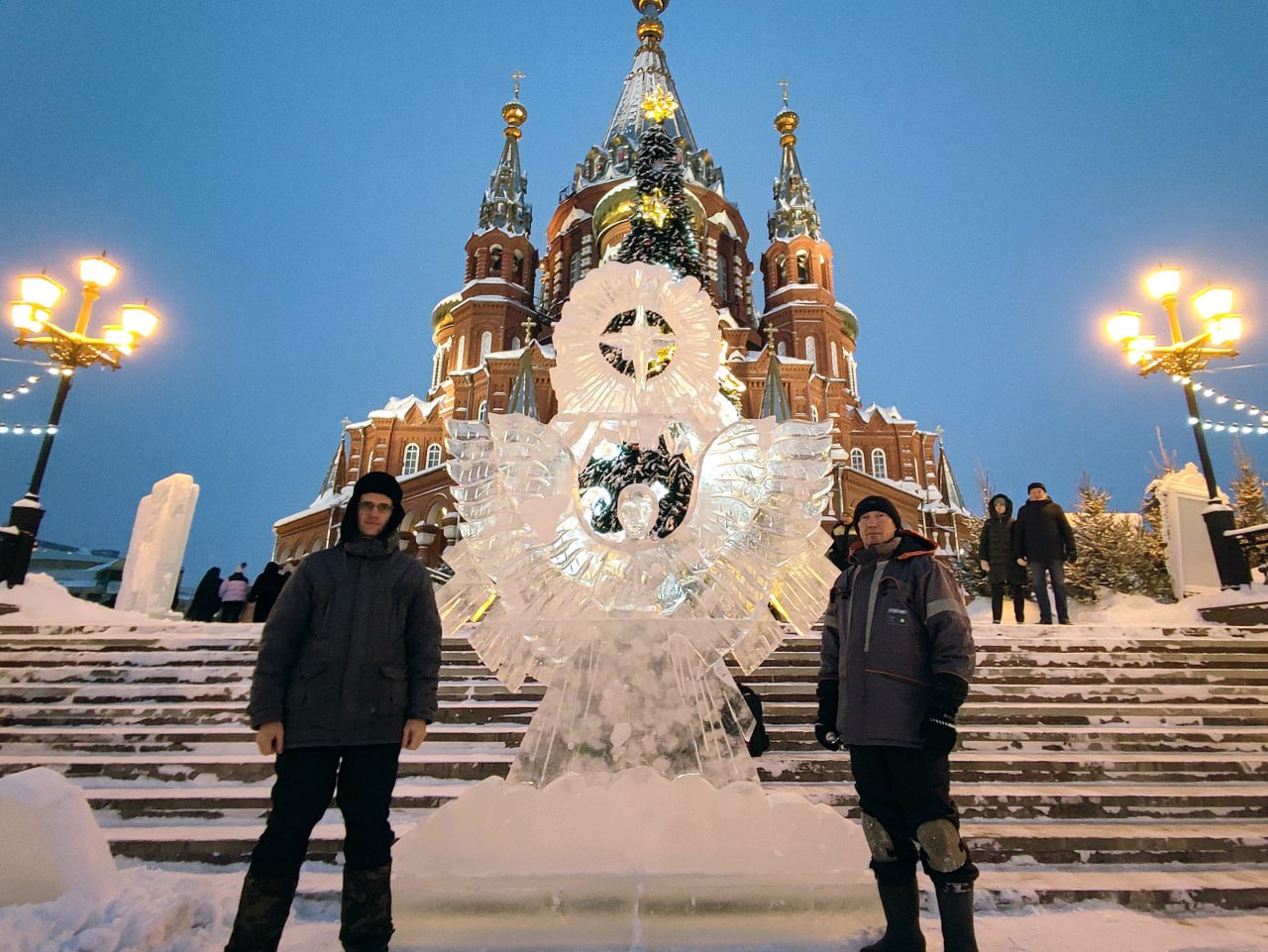 Пятнадцатый крещенский ледовый фестиваль Ангелов и Архангелов в Ижевске в разгаре Пятнадцатый крещенский ледовый фестиваль Ангелов и Архангелов в Ижевске в разгаре