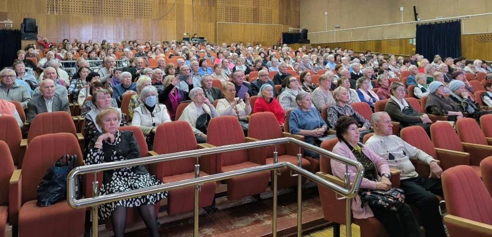 Прокурор отдела управления по надзору за исполнением федерального законодательства прокуратуры Удмуртии Григорий Вахрушев выступил перед сотрудниками и ветеранами АО «Ижевский радиозавод» по вопросу профилактики преступлений... Прокурор отдела управления по надзору за исполнением федерального законодательства прокуратуры Удмуртии Григорий Вахрушев выступил перед сотрудниками и ветеранами АО «Ижевский радиозавод» по вопросу профилактики преступлений...