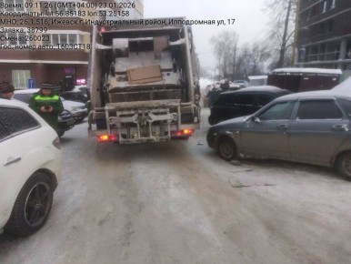 Паркуетесь у контейнеров? Тогда мусор останется с вами!