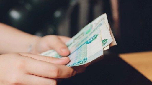 Наличные вместо карт: что стоит за отказами продавцов и какие риски это несет