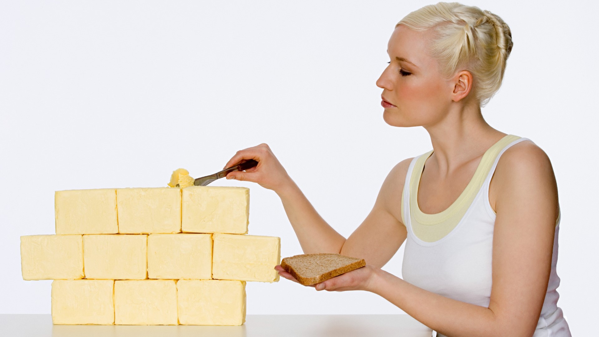 Не только на хлеб и в выпечку: вот где еще пригодится сливочное масло