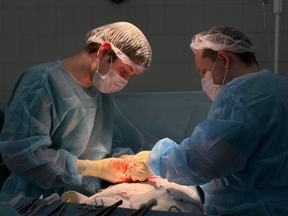 Врачи 1 РКБ удалили у жителя Ижевска часть кишки вместе с окаменевшим аппендиксом, сообщает пресс-служба больницы