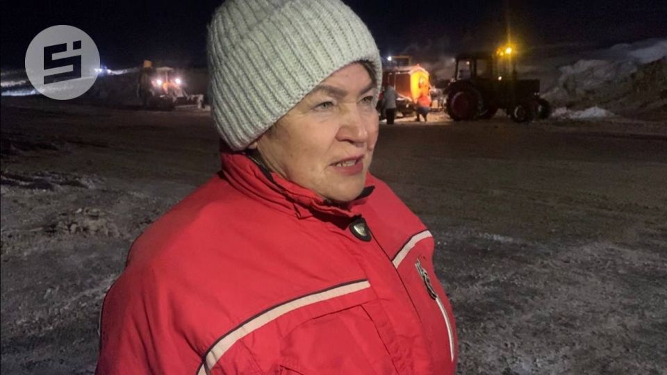 Сегодня в ночь «Сусанин» вместе со спикером Гордумы Ижевска Любовью Зайцевой прокатились по городу и посмотрели, как убирают и вывозят снег ночные труженики