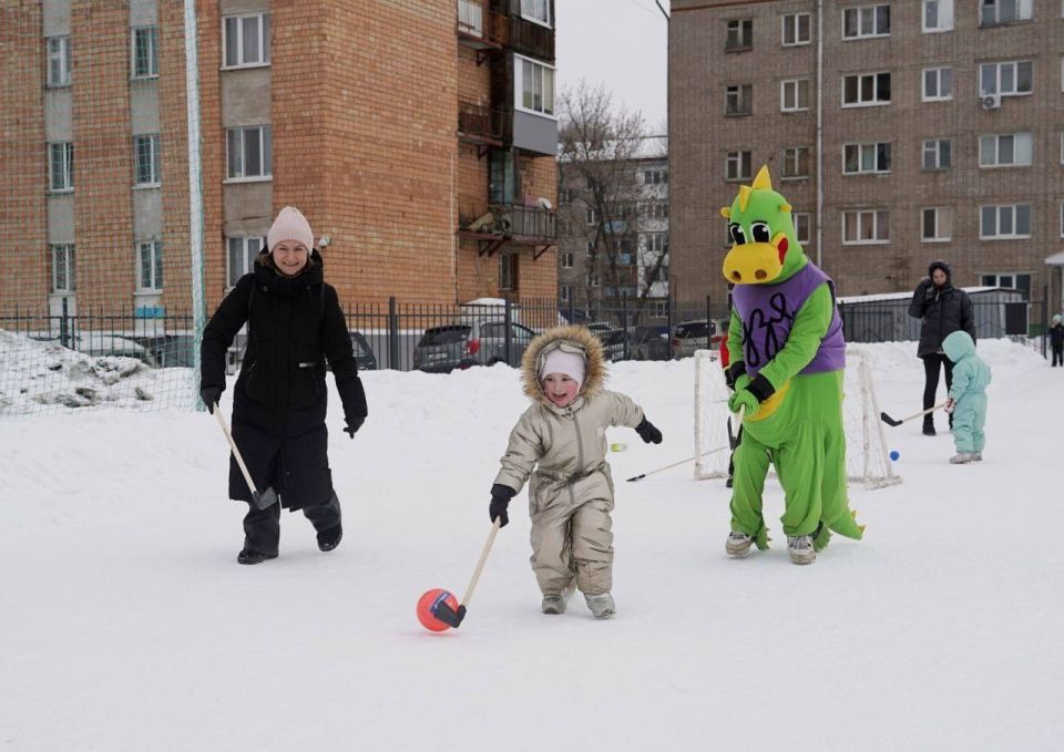 15 февраля играем в хоккей на валенках всей семьей - помогаем детям с ихтиозом