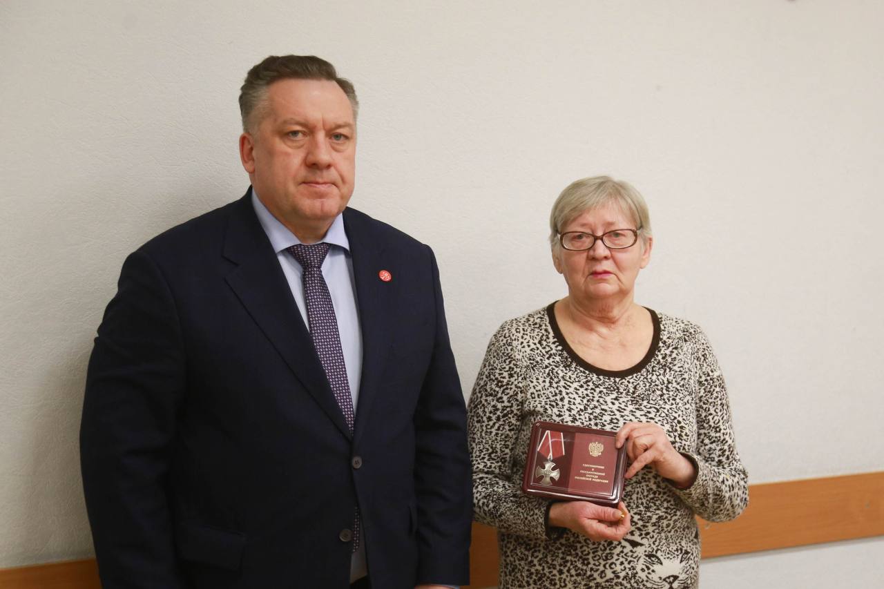 Они - настоящие Герои.. В преддверии Дня защитника Отечества Глава Ижевска Дмитрий Чистяков передал Ордена Мужества и медаль «За отвагу» семьям бойцов, погибших в специальной военной операции Они - настоящие Герои.. В преддверии Дня защитника Отечества Глава Ижевска Дмитрий Чистяков передал Ордена Мужества и медаль «За отвагу» семьям бойцов, погибших в специальной военной операции