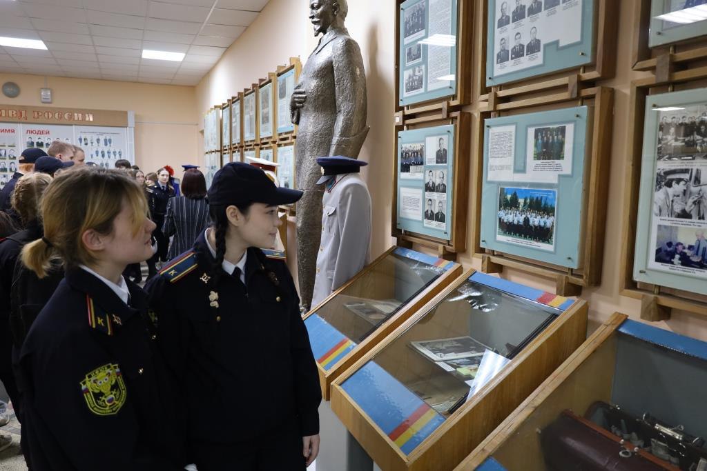 В культурном центре МВД по Удмуртской Республике прошел урок мужества для студентов Ижевского финансово-юридического колледжа, посвящённый Дню вывода советских войск из Афганистана