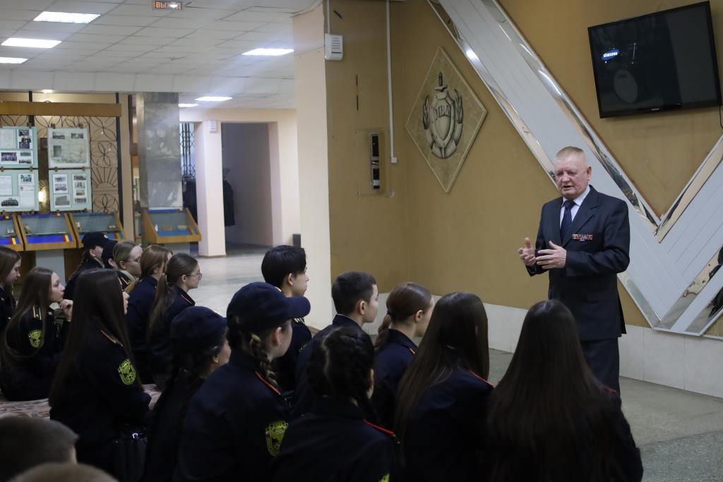 В культурном центре МВД по Удмуртской Республике прошел урок мужества для студентов Ижевского финансово-юридического колледжа, посвящённый Дню вывода советских войск из Афганистана В культурном центре МВД по Удмуртской Республике прошел урок мужества для студентов Ижевского финансово-юридического колледжа, посвящённый Дню вывода советских войск из Афганистана