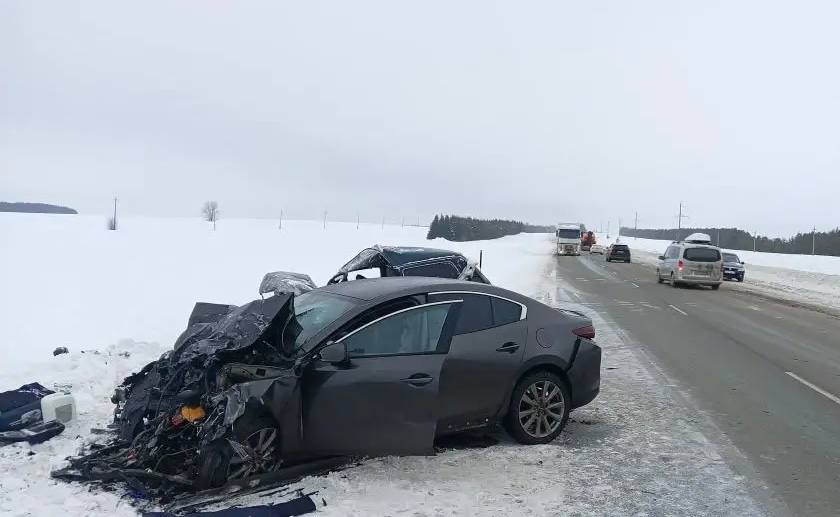 «Мазда» протаранила «Ниву» в Удмуртии, погибли оба водителя