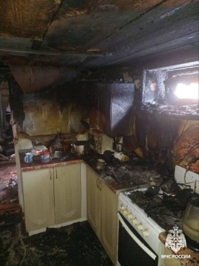 Оставленный на зарядке аккумулятор налобного фонарика едва не сжёг дом в Удмуртии