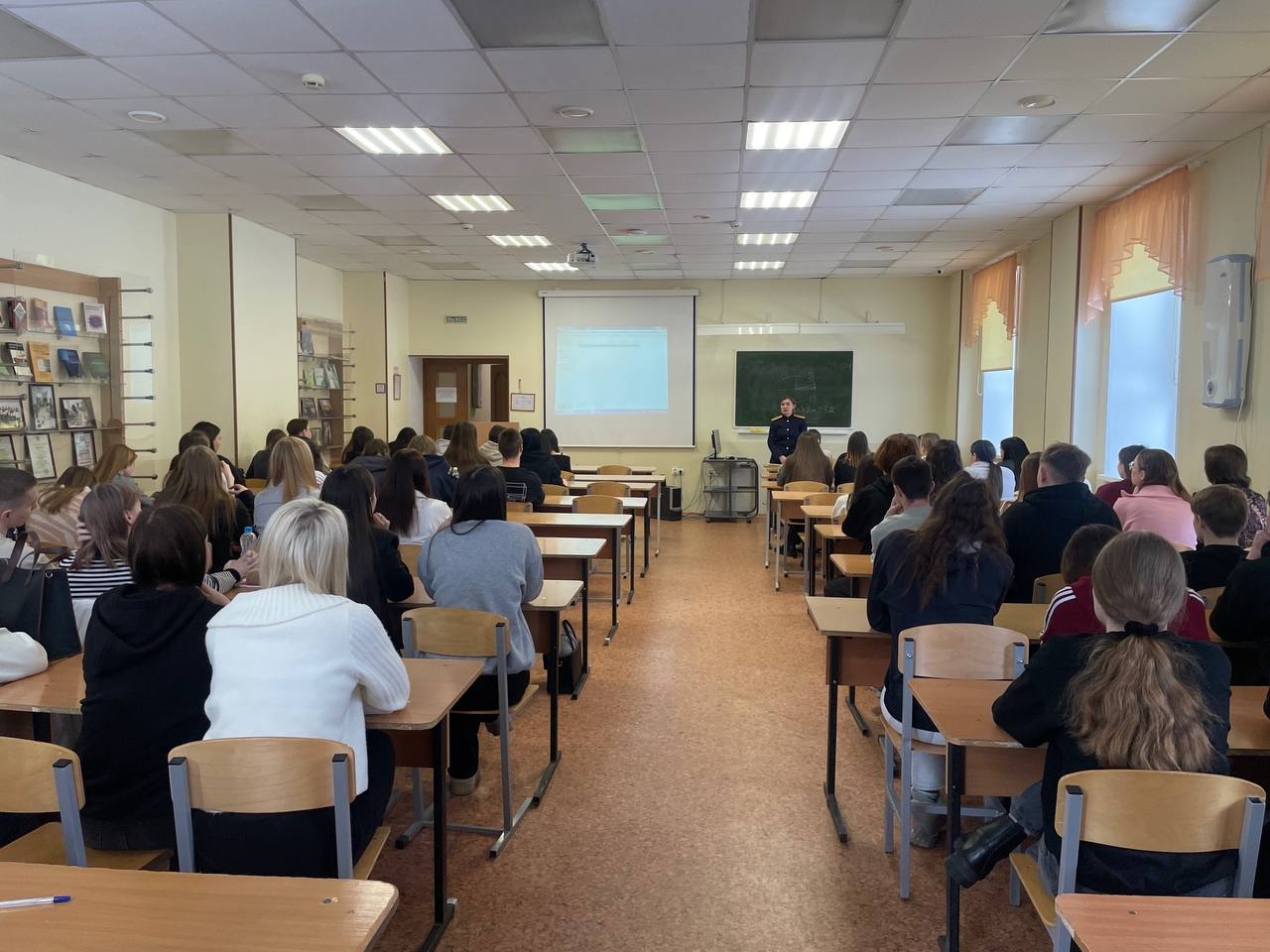 Помощник руководителя управления встретилась с будущими юристами Помощник руководителя управления встретилась с будущими юристами