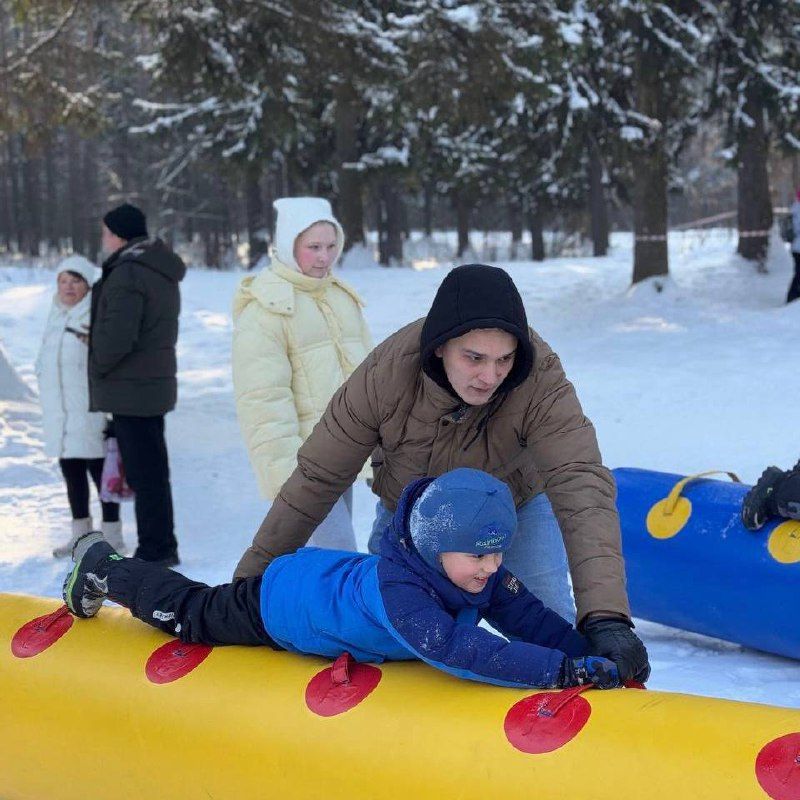 Проведите эту субботу в кругу семьи и зарядитесь позитивом на спортивной игре «Папа может» (0+)