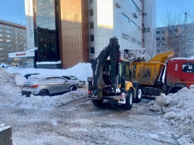 Управляющие компании в Ижевске вняли призыву главы Удмуртии и всерьёз взялись за механизированную уборку