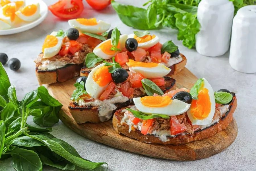 Тост с нотами Нисуаз