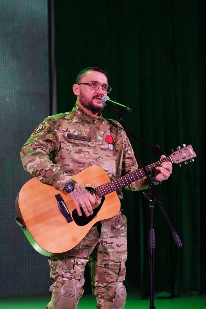 Анна Цивилева: Наши ребята – очень талантливые, многогранные люди – проявляют себя в различных направлениях: литературе, музыке, изобразительном искусстве