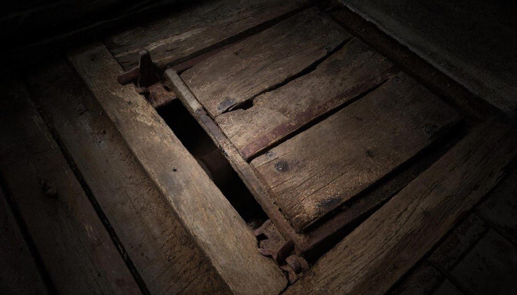 В Удмуртии осудили мужчину, который связал и удерживал в подполье свою жену, сообщает Прокуратура республики